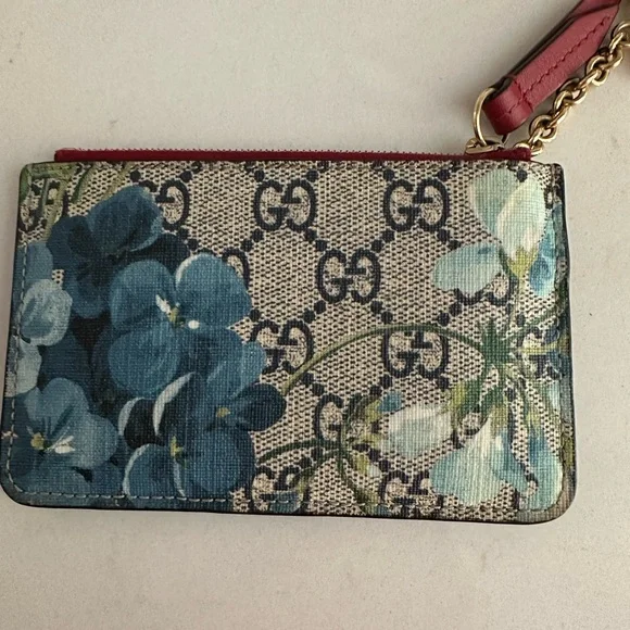 Gucci Blue Floral GG Supreme Card & Key Pouch with Pink Trim - Picture 2 of 7